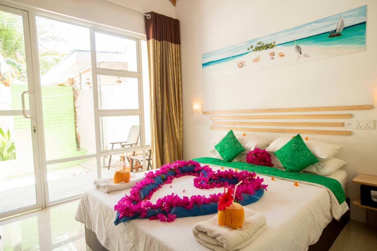 Palm Garden Hotel Thoddoo Exterior photo